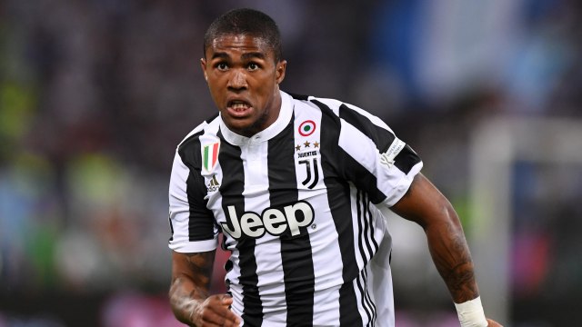 Douglas Costa, menjanjikan. (Foto: Reuters/Alberto Lingria)