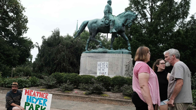 Patung Robert Lee  (Foto: REUTERS/Justin Ide)