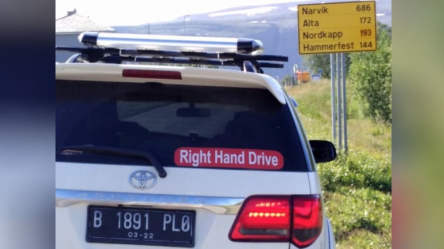 Orang Indonesia naik mobil ke Eropa. (Foto: Instagram/@indoasiaeuro_bycar)