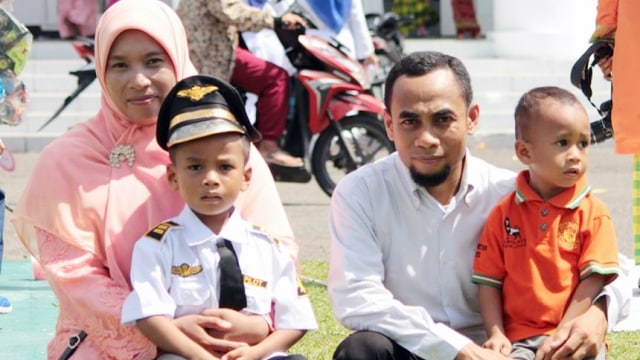 Badrun dan keluarga (Foto: Facebook/Badrun Sinbad)