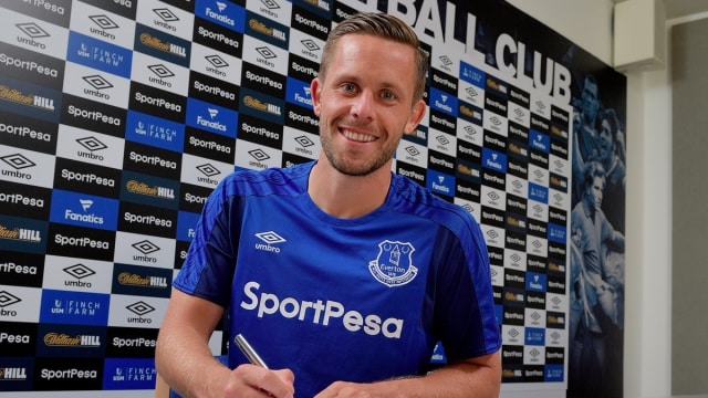 Sigurdsson resmi berbaju Everton. (Foto: Everton FC)