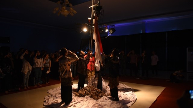 Pertunjukkan Sang Saka oleh Teater Keliling. (Foto: Dok. Image Dynamics)