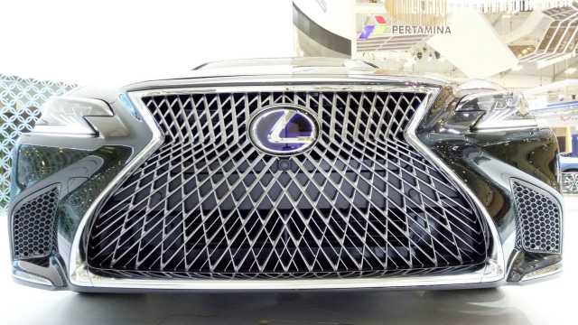 Grill Lexus LS 500 (Foto: Jihad Akbar/kumparan)