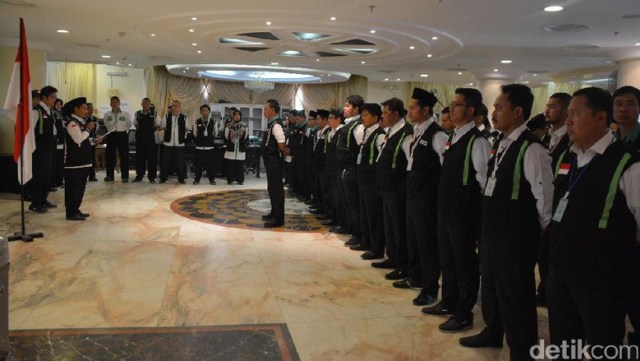 HUT RI di Tanah Suci: Upacara di Lobi Kantor Haji dan Kamar Hotel