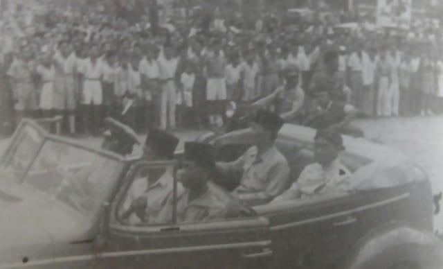 Pemimpin dan Rakyat dalam Keakraban (1)