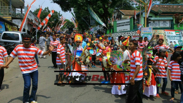 Lestarikan Budaya, Warga Lumbang Gelar Kirab Jaran Bodag