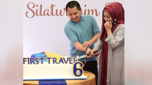 Anniesa Hasibuan dan suami. (Foto: Instagram @anniesahasibuan)