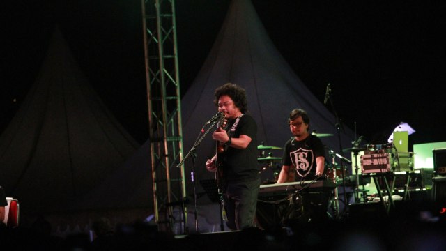 Payung Teduh di Prambanan Jazz (Foto: Munady Widjaja)
