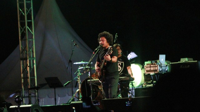 Payung Teduh di Prambanan Jazz (Foto: Munady Widjaja)