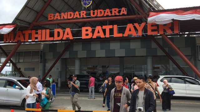 Mengenal Mathilda Batlayeri, Srikandi Penjaga Gerbang Saumlaki (1)