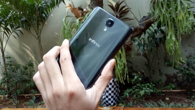Infinix Note 4. (Foto: Jofie Yordan/kumparan)