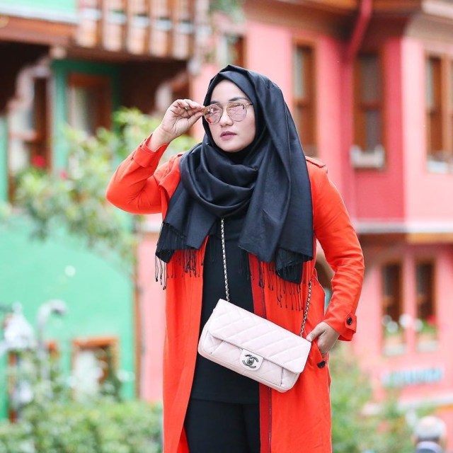 Tas mewah milik Anniesa Hasibuan. (Foto: Instagram/@anniesahasibuan)