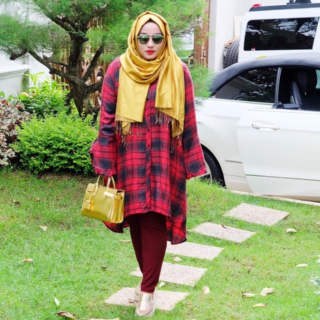 Tas mewah milik Anniesa Hasibuan. (Foto: Instagram/@anniesahasibuan)