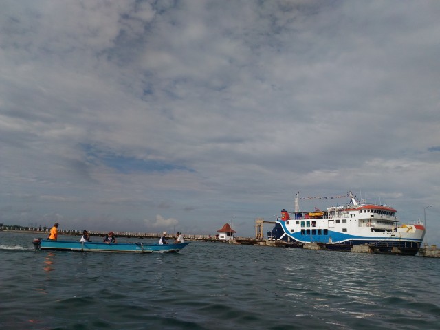 Penyerahan Bantuan Kapal Untuk Nelayan Berprestasi Saumlaki