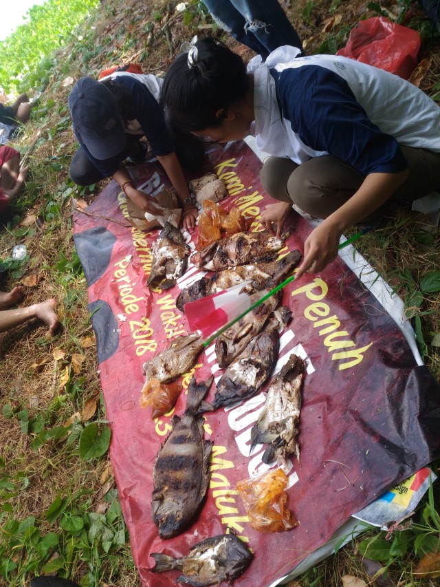 Menyantap Ikan Bakar Ala Saumlaki (2)