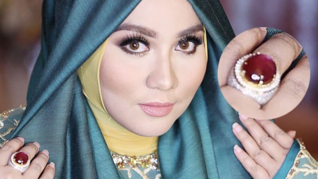 Cincin yang digunakan Anniesa Hasibuan (Foto: Instagram/@anniesahasibuan)