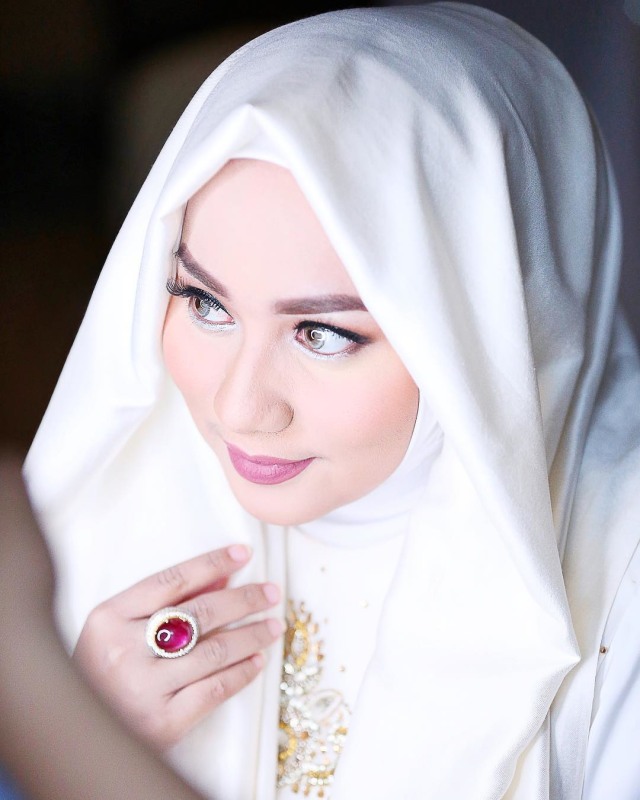 Cincin yang digunakan Anniesa Hasibuan (Foto: Instagram/@anniesahasibuan)