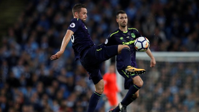 Sigurdsson dalam laga debut bersama Everton. (Foto: Reuters/Phil Noble)
