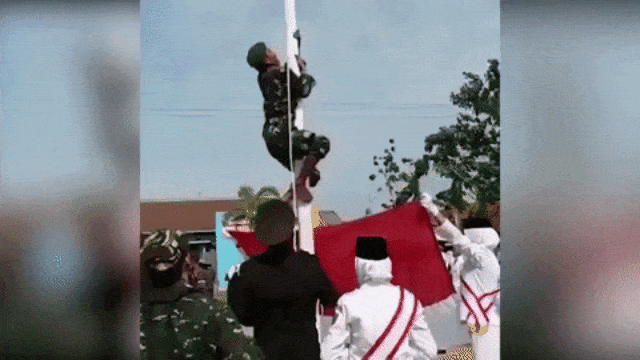 Aksi Heroik Serda Suyono (Foto: Facebook/TNI Angkatan Darat)