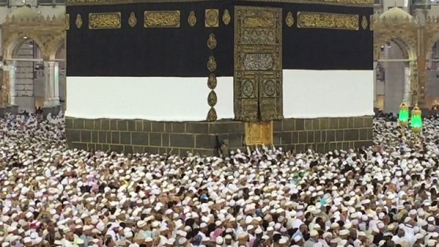 Kiswah Kakbah, yang Kerap Jadi Sasaran Tangan Jahil Jamaah