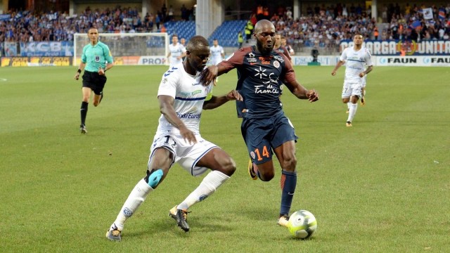 Jersey balap Strasbourg (kiri) dan Montpellier. (Foto: Montpellier Herault SC)