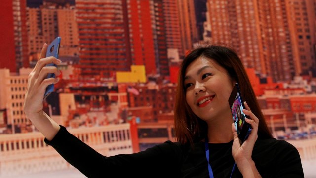 Samsung rilis seri terbaru Galaxy Note 8. (Foto: REUTERS/Brendan McDermid)