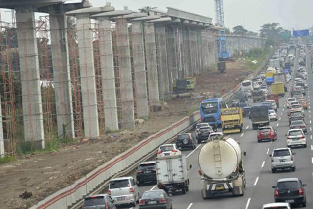 3 Penyebab Tol Jakarta-Bandung Macet (2)