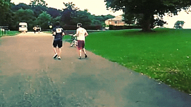 Backward running (Foto: Instagram/@darsan75)