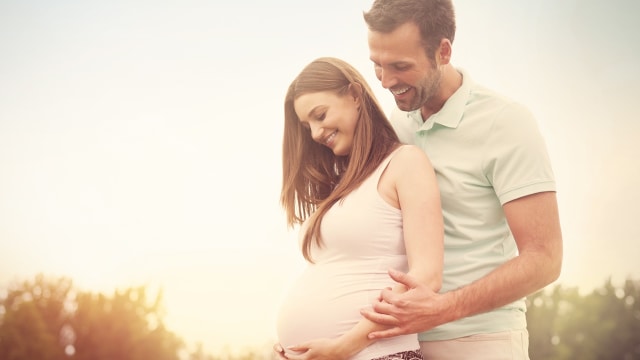 Peran suami saat istri hamil. (Foto: Thinkstock)