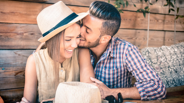 Ungkapkan cinta pada pasangan. (Foto: Thinkstock)