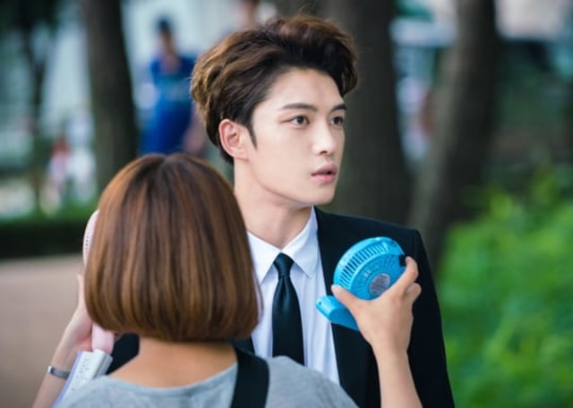 Drama "Manhole" Rilis Foto-Foto Proses Syuting dengan Kim Jae Joong.  (3)