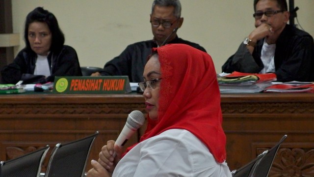 Bupati Klaten nonaktif Sri Hartini disidang (Foto: ANTARA FOTO/R. Rekotomo)
