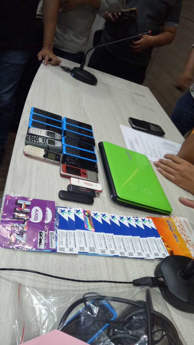 Barang bukti penipuan di OLX (Foto: Amanaturrosyidah/kumparan)