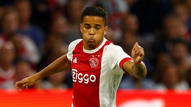 Justin Kluivert bersama Ajax. (Foto: Reuters/Michael Kooren)