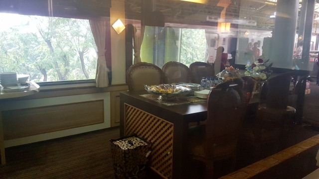 Kereta Luar Biasa di Stasiun Gambir (Foto: Yudhistira Amran/kumparan)