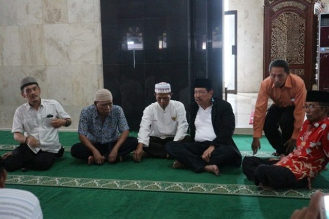 Dedi J Ajak Warga Subang Makmurkan Masjid