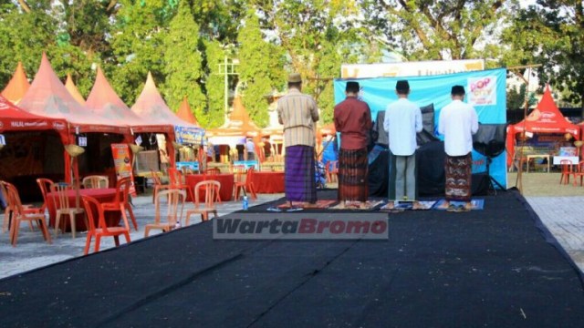 Stan Pameran Semipro Ganggu Sholat Idul Adha (1)