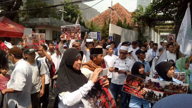 Demo di depan Kedubes Myanmar (Foto: Nadia Riso/kumparan)