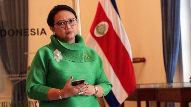 Menlu Retno saat menemui Menlu Kostarika  (Foto: Fanny Kusumawardhani/kumparan)