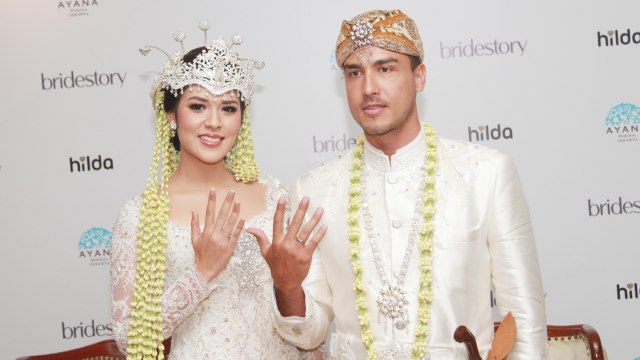 Raisa dan Hamish resmi menikah. (Foto: Munady)