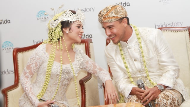 Raisa dan Hamish usai akad nikah. (Foto: Munady)