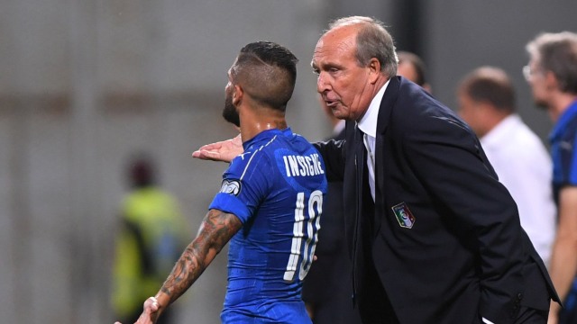 Ventura (kanan) belum bisa mengoptimalkan Insigne. (Foto: Reuters/Alberto Lingria)