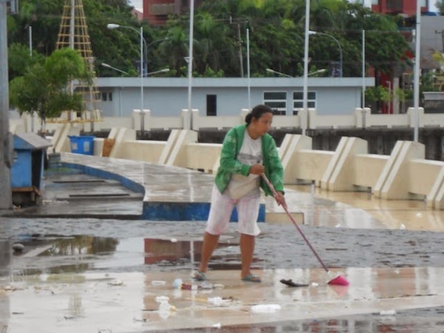Sampah Pantai Losari dan Permintaan untuk Wali Kota Danny (1)