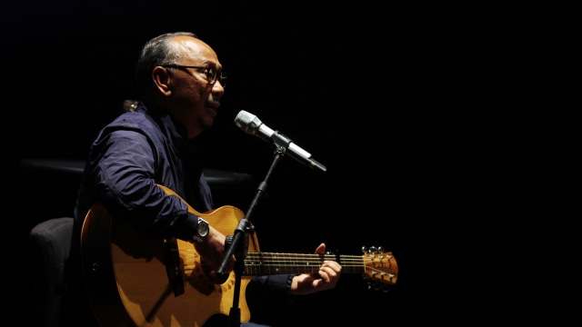 Penampilan Ebiet G. Ade​ di TIM Foto: Dok. Yose Riandi