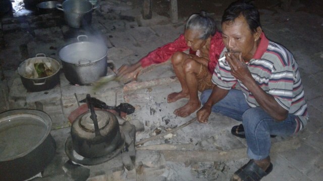 Kebersamaan Paidi dan Tukinah. (Foto: Dok. Uskub Muzamil)