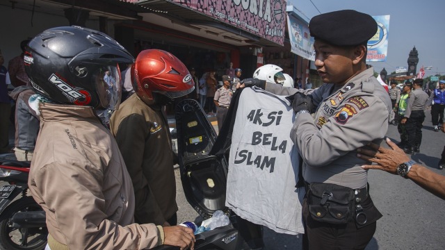 Cegah mobilisasi massa aksi Borobudur.  (Foto: ANTARA/Hendra Nurdiyansyah)