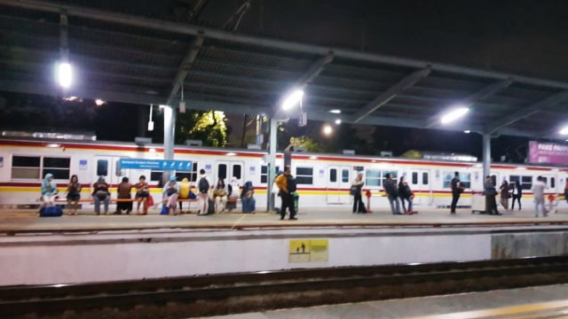 Suasana Stasiun Pasar Minggu setelah kereta normal (Foto: Nurul Hidayati/kumparan)