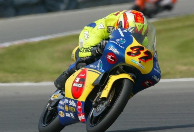 Marco Simoncelli: Dari Rimini, Menuju Dunia, Kembali ke Tuhan (2)