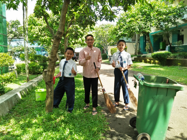 MEMBENTUK KEPEDULIAN DILUAR KELAS