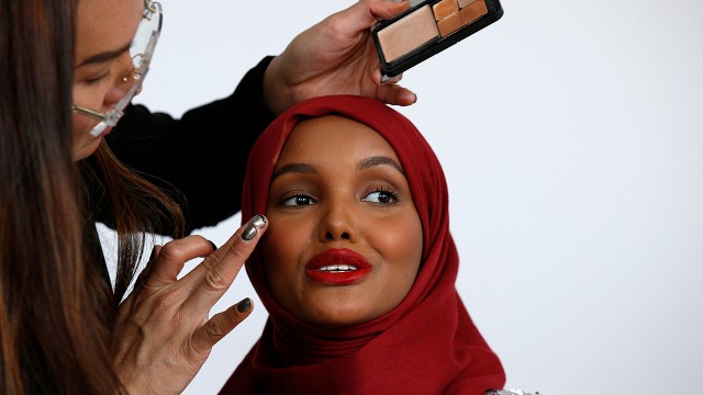 Halima Aden (Foto: REUTERS/Brendan McDermid)